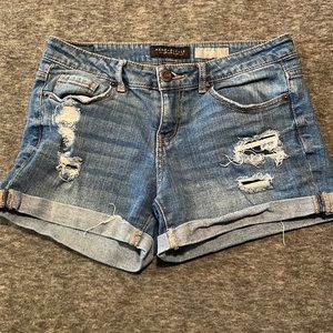 3 for $25 🎉 Womens Ripped Jean Shorts